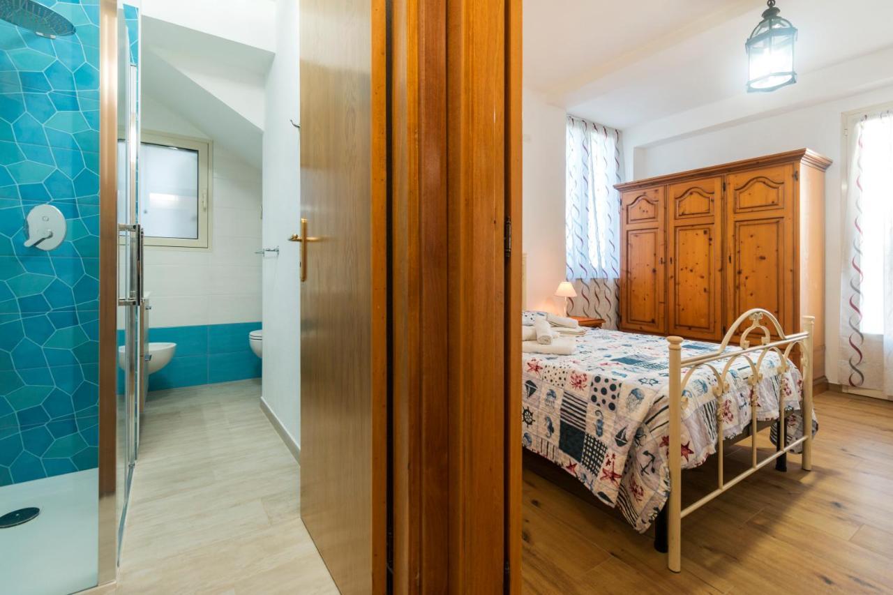 Camera Con Bagno Villa Isabel Cala Gonone Eksteriør billede
